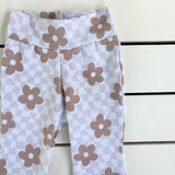 Neutral Daisy Flares